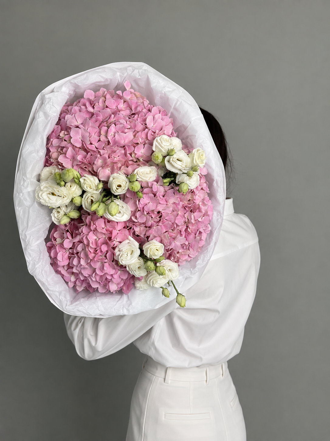 Pink hydrangeas with eustoma