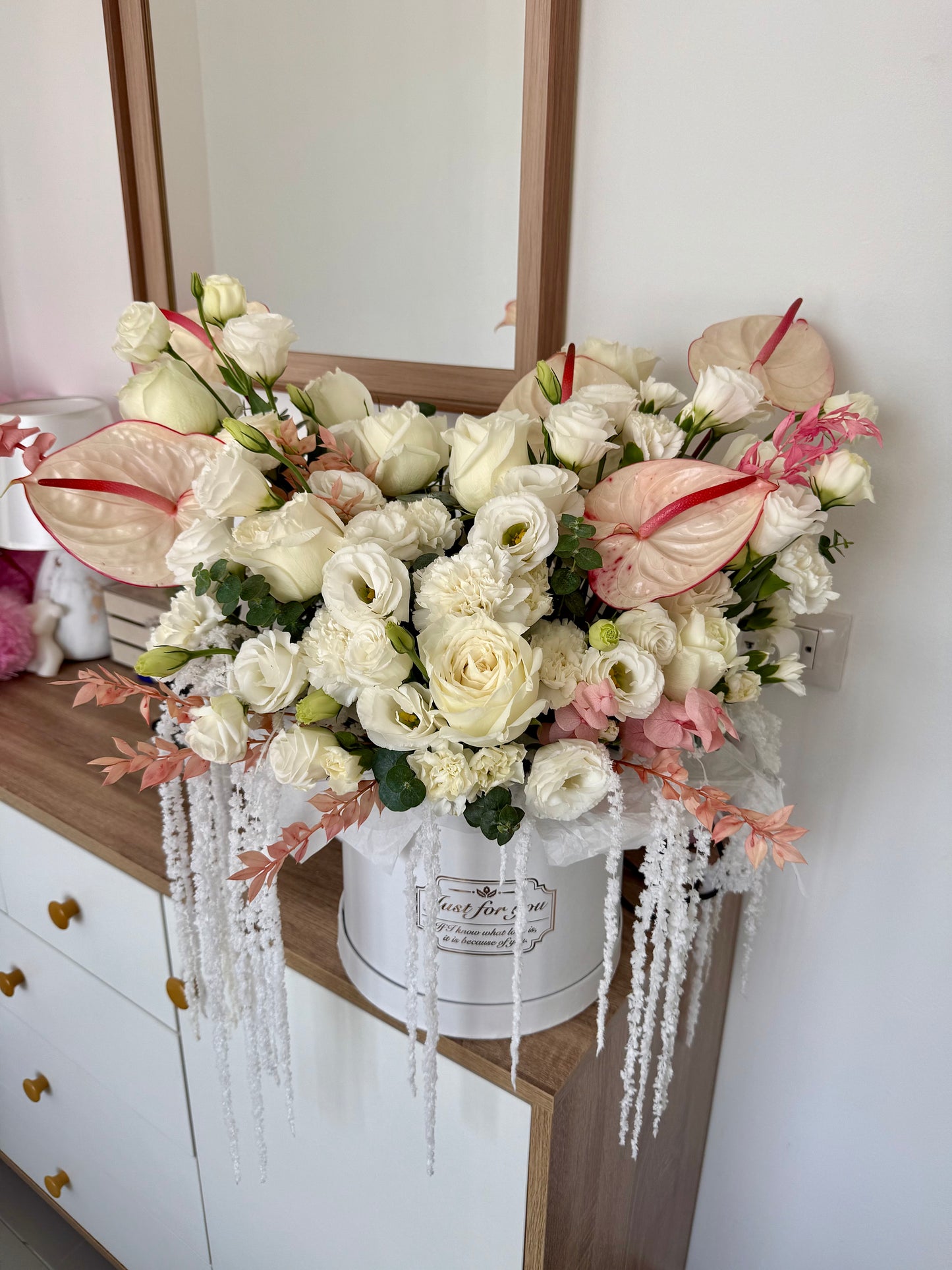 Box with white compositions