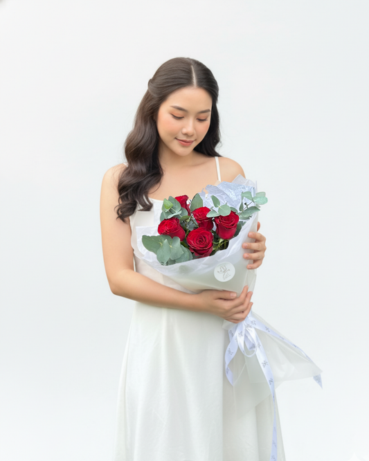 5 red rose with eucaliptus