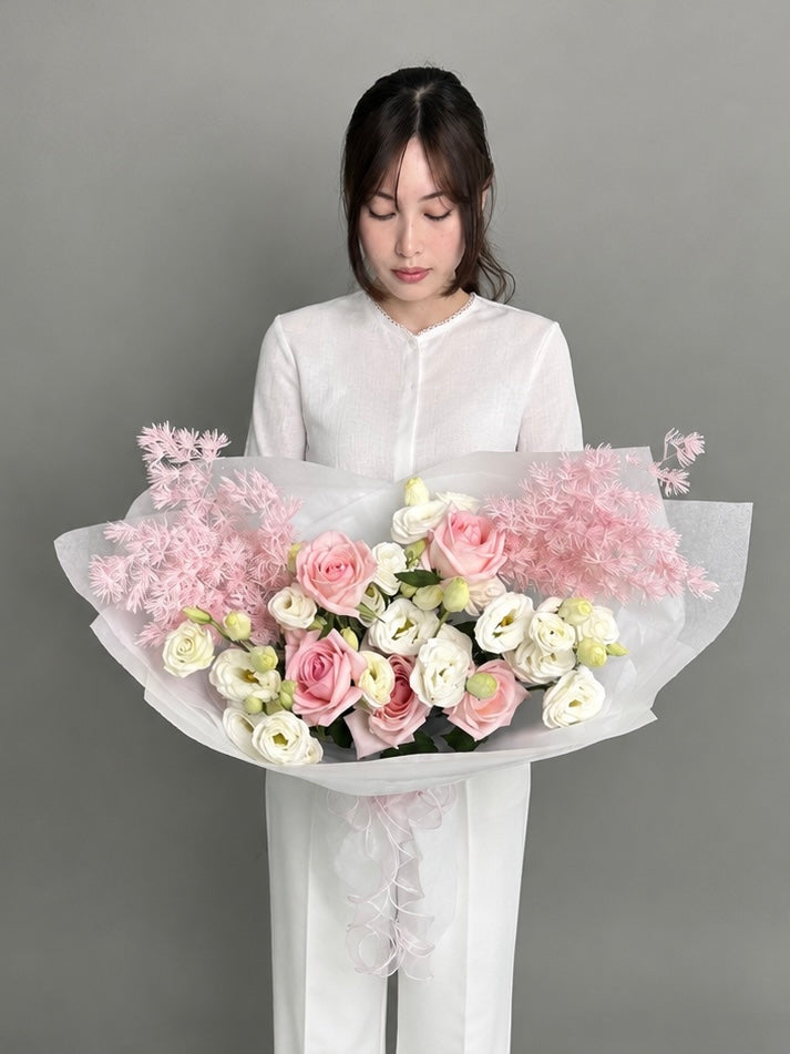 Bouquet with eustoma and O'Hara rose