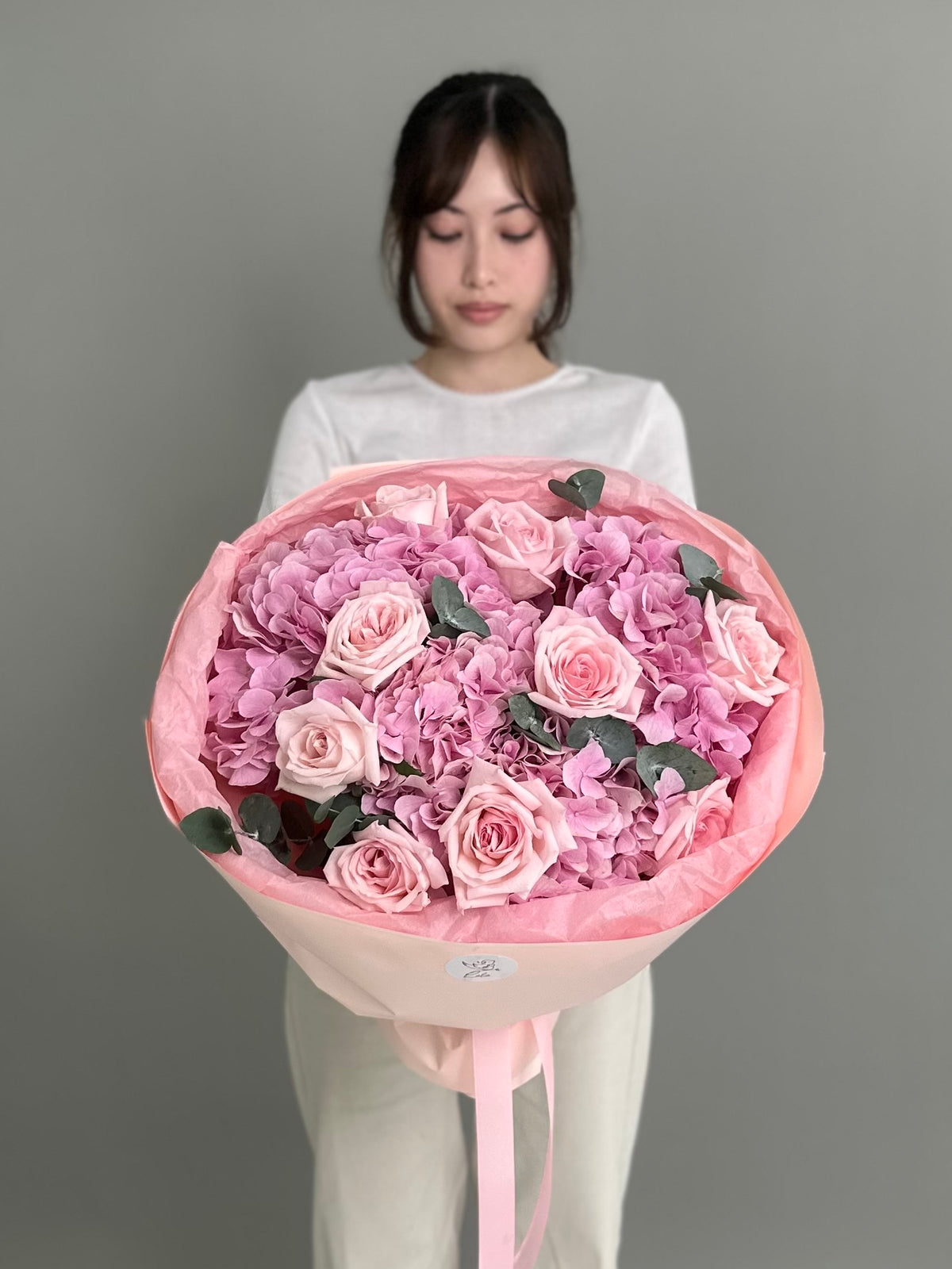 Pink hydrangeas with O'Hara roses