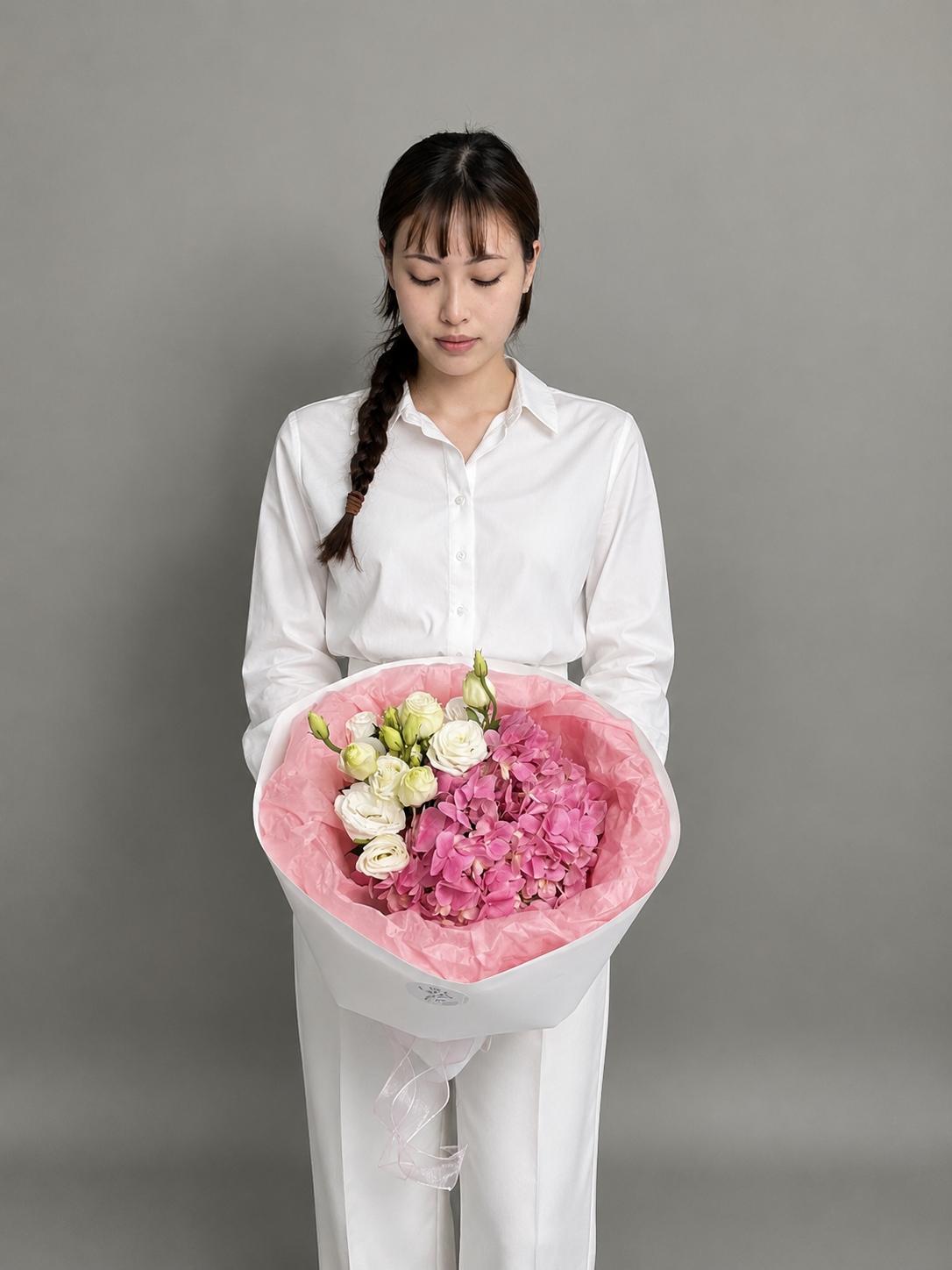 Mini bouquet with pink hydrangea and eustomas