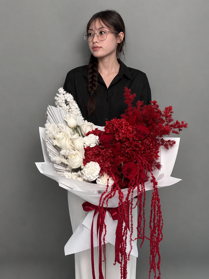 Bouquet with stabilized flowers