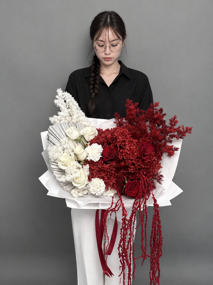 Bouquet with stabilized flowers