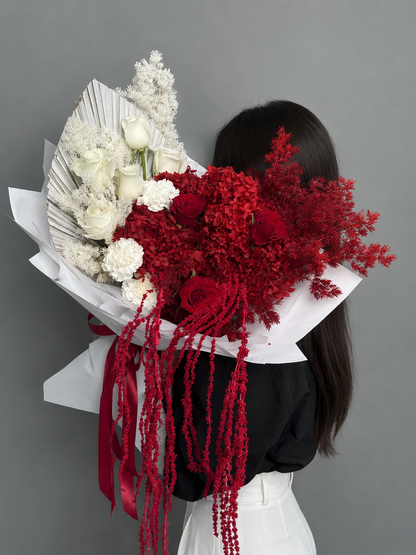 Bouquet with stabilized flowers
