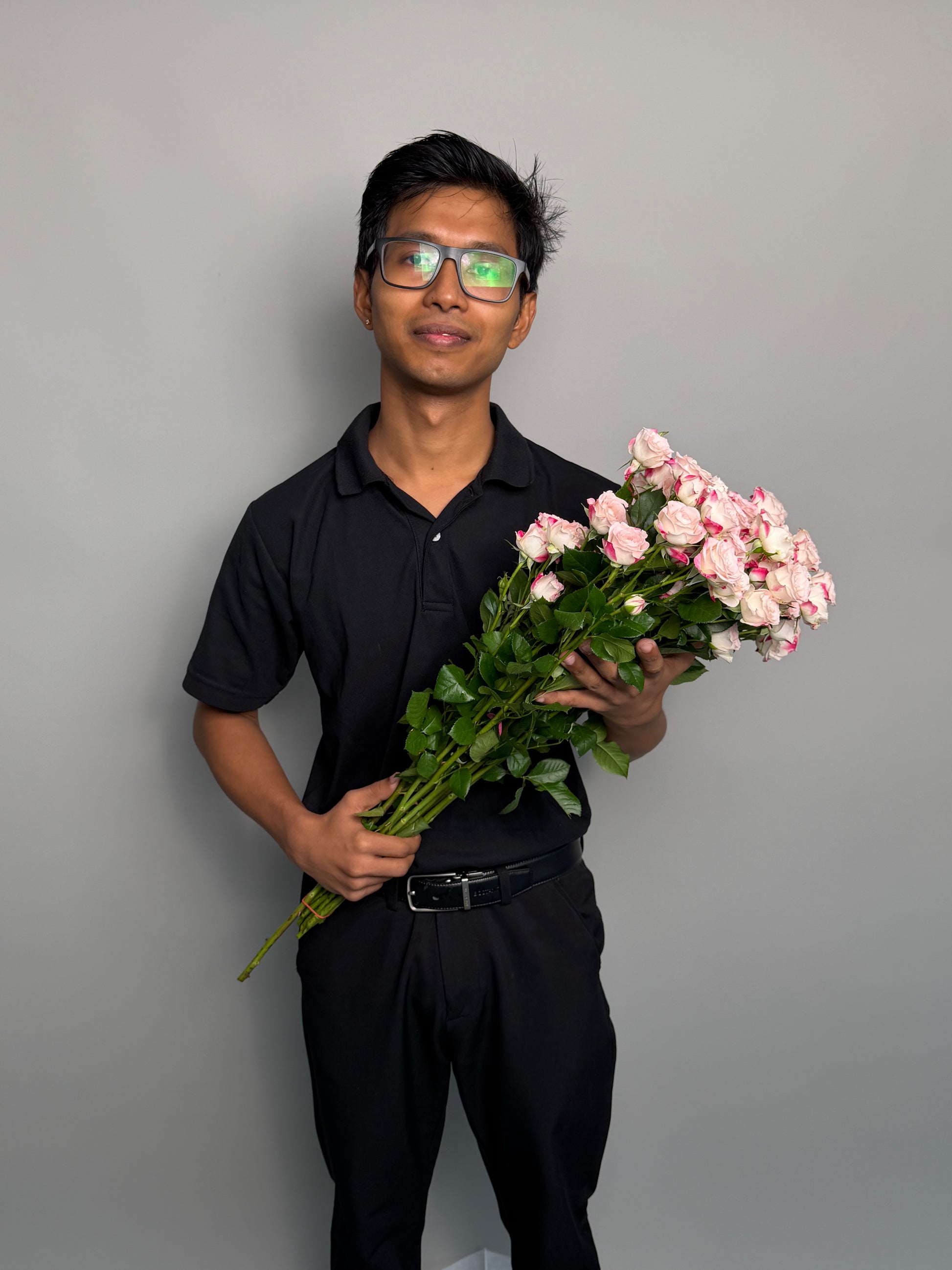 Tiger bush roses by the pack at a wholesale price — LaLa Pattaya