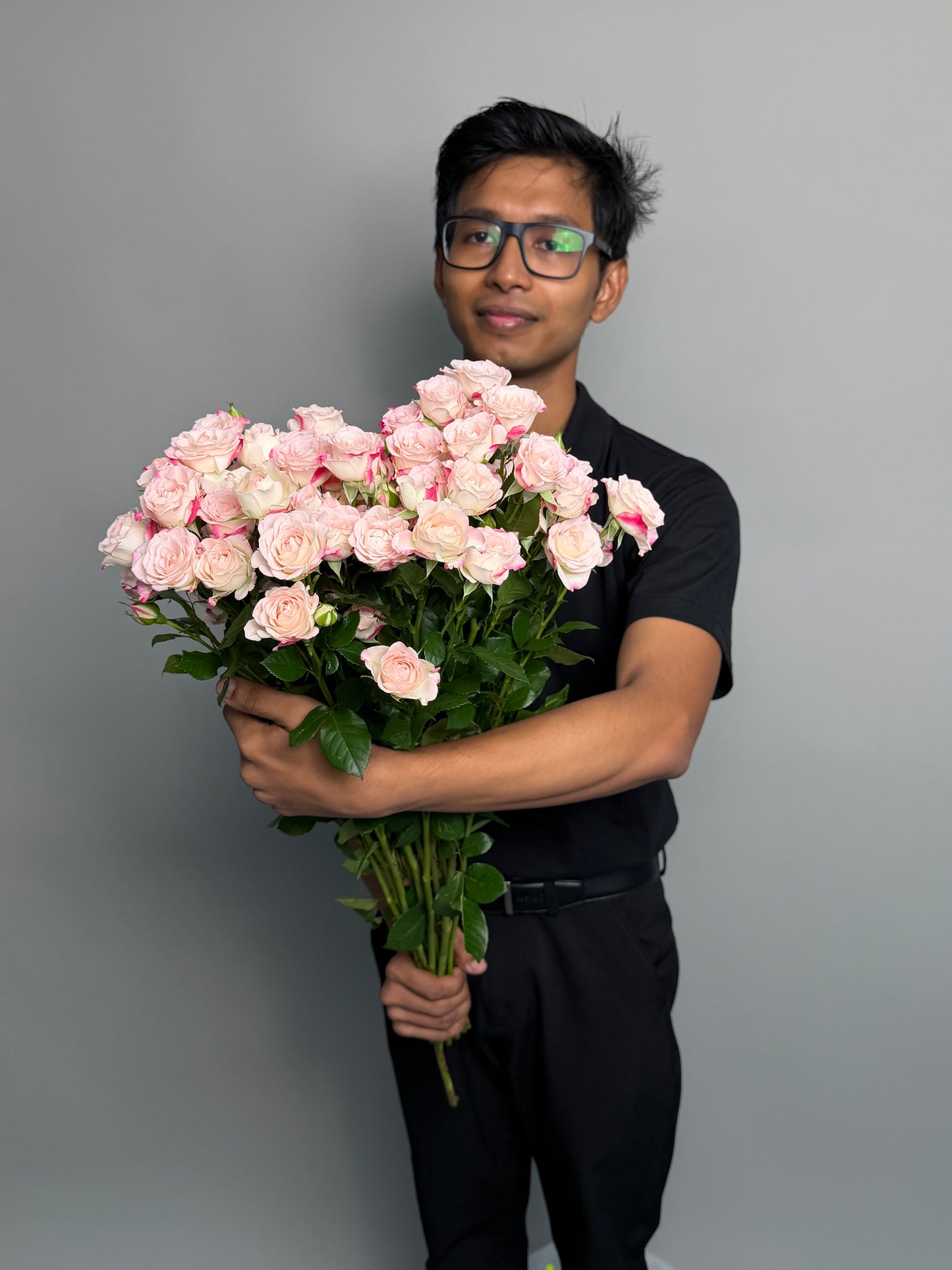 Tiger bush roses by the pack at a wholesale price — LaLa Pattaya