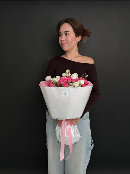 Mix bouquet with bush rose and eustoma. Size S