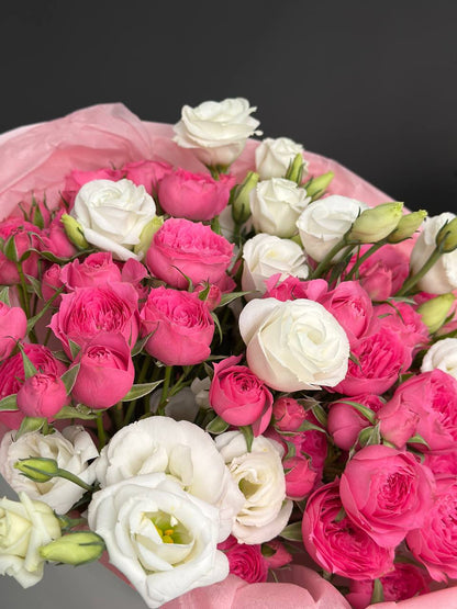 Mix bouquet with bush rose and eustoma. Size S