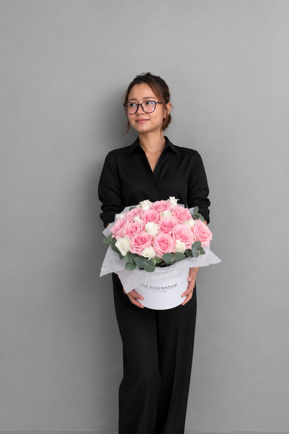 Box with 21 mix rose