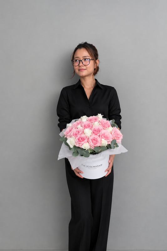 Box with 21 mix rose