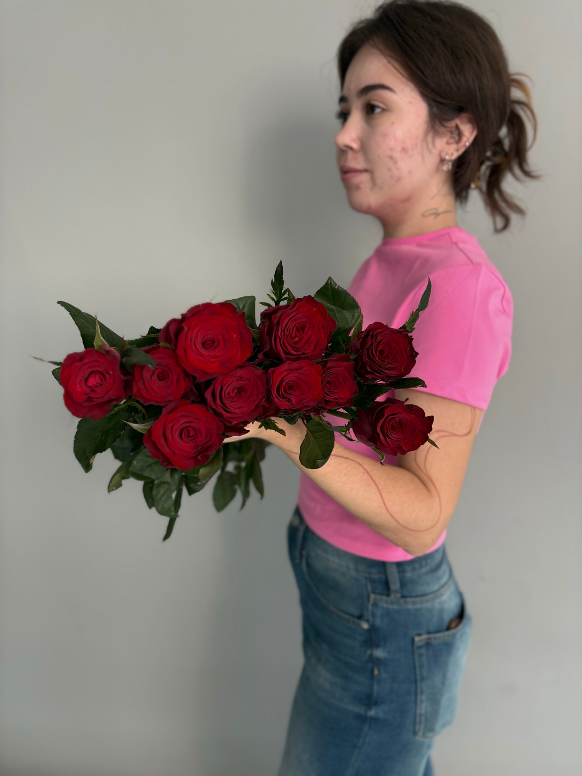 Red rose, Grade B. (10 stems)
