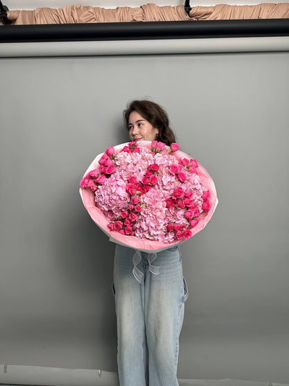 Mix bouquet with bush rose and hydrangeas. Size L