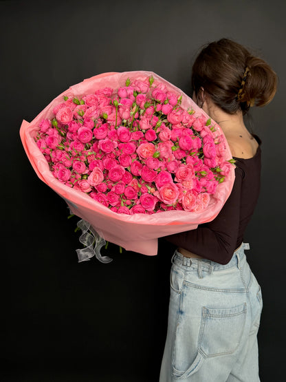 Bouquet of 35 pink Barbie bush roses — LaLa Flowers Pattaya