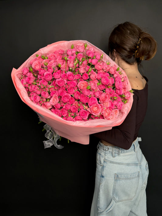Bouquet of 35 pink Barbie bush roses — LaLa Flowers Pattaya