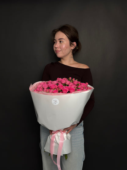 Bouquet of 15 pink Barbie bush roses — LaLa Flowers Pattaya