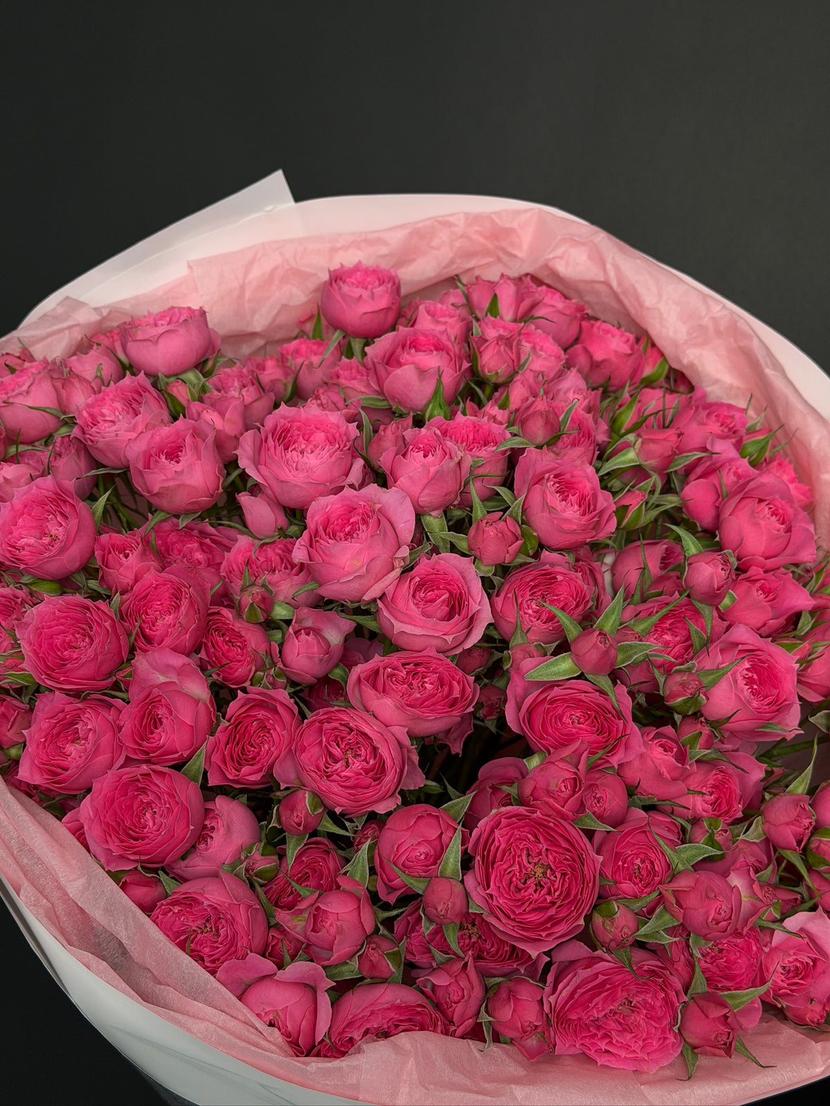 Bouquet of 15 pink Barbie bush roses — LaLa Flowers Pattaya