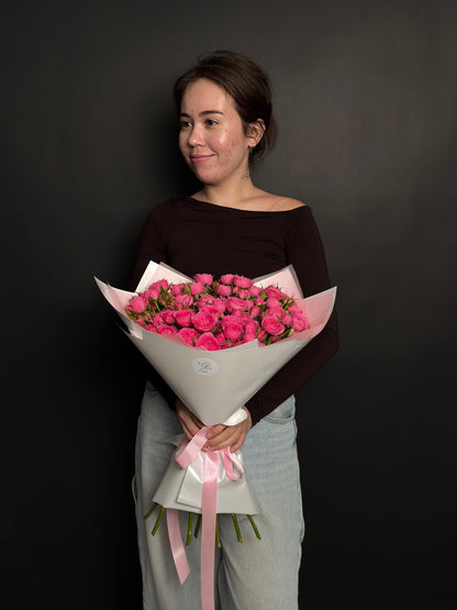 Bouquet of 9 pink Barbie bush roses — LaLa Flowers Pattaya
