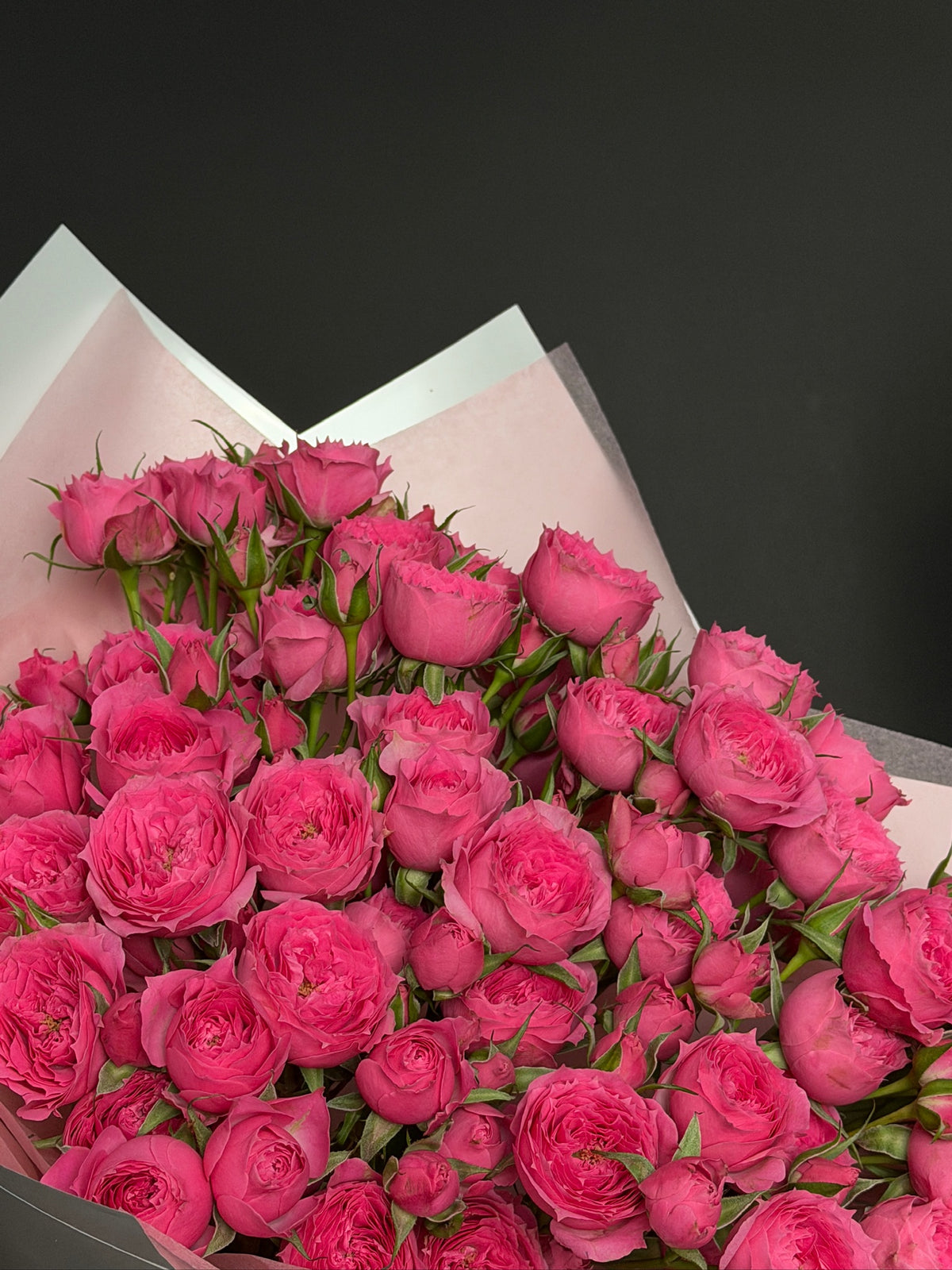 Bouquet of 9 pink Barbie bush roses — LaLa Flowers Pattaya