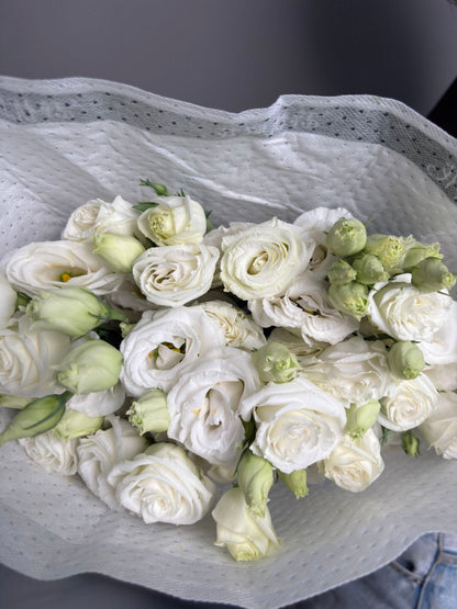 White eustoma