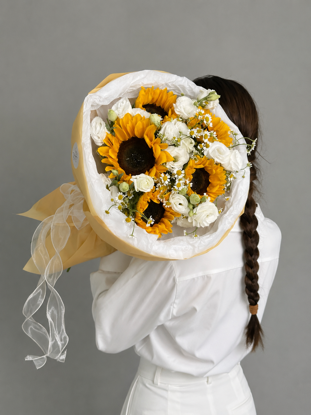 Mixed bouquet with summer flowers