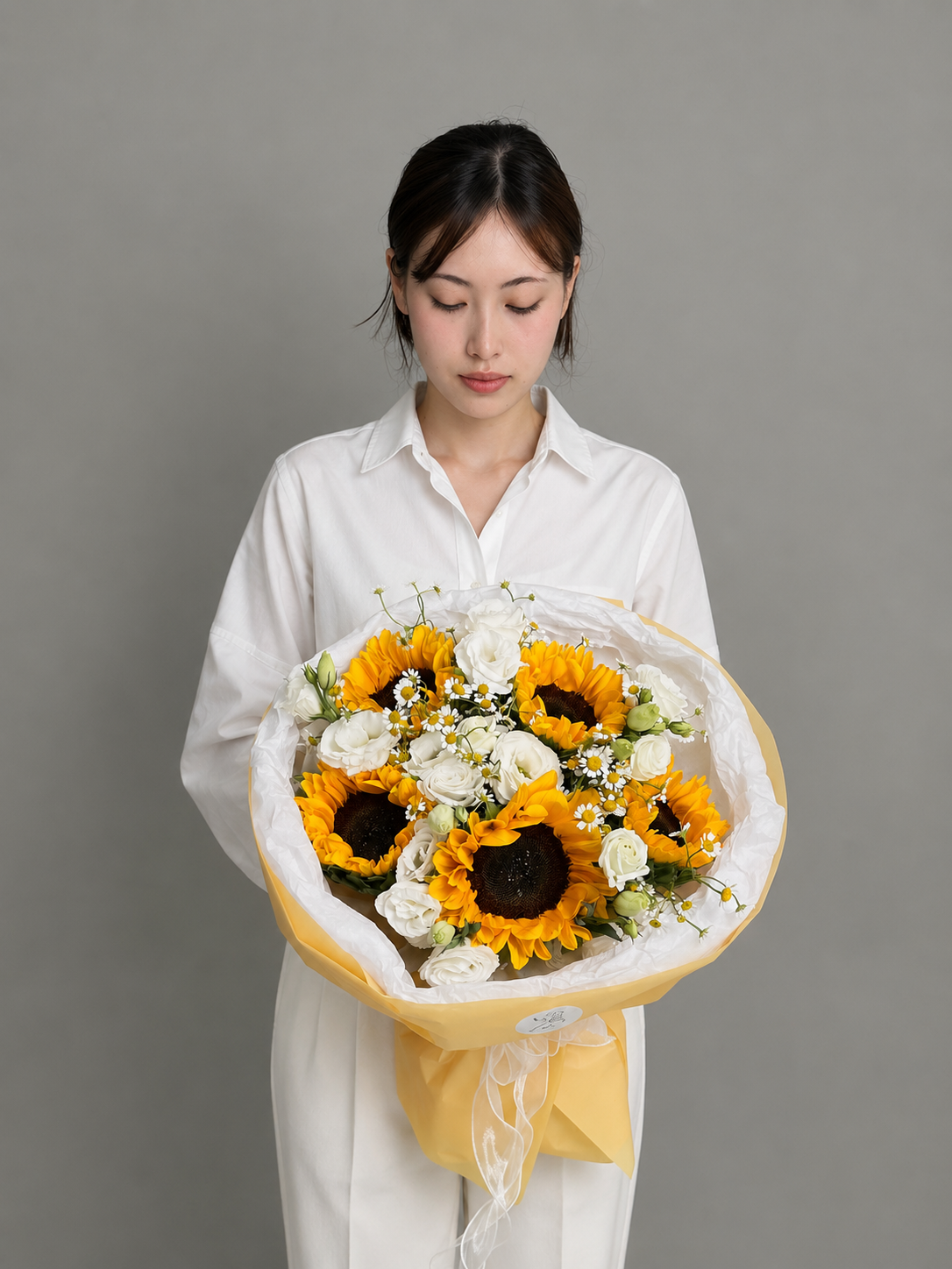 Mixed bouquet with summer flowers